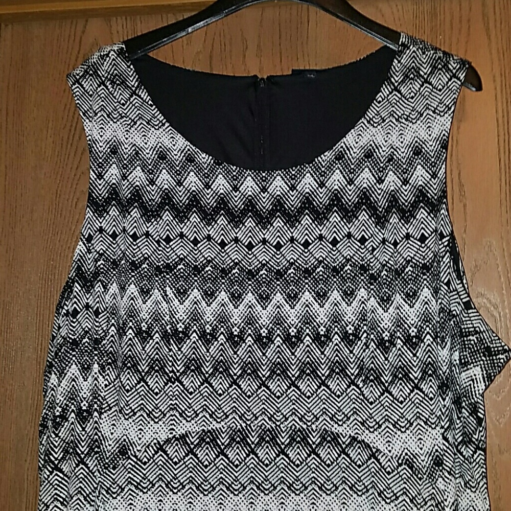 Torrid black and white print sun dress - Picture 2 of 7
